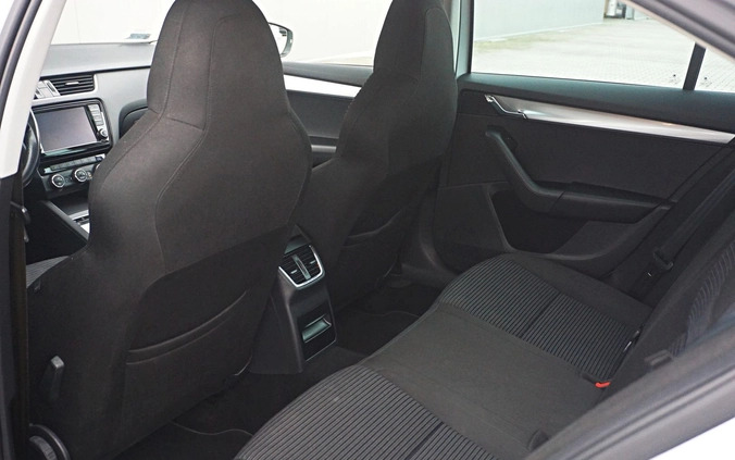 Skoda Octavia cena 49900 przebieg: 269800, rok produkcji 2015 z Miastko małe 301